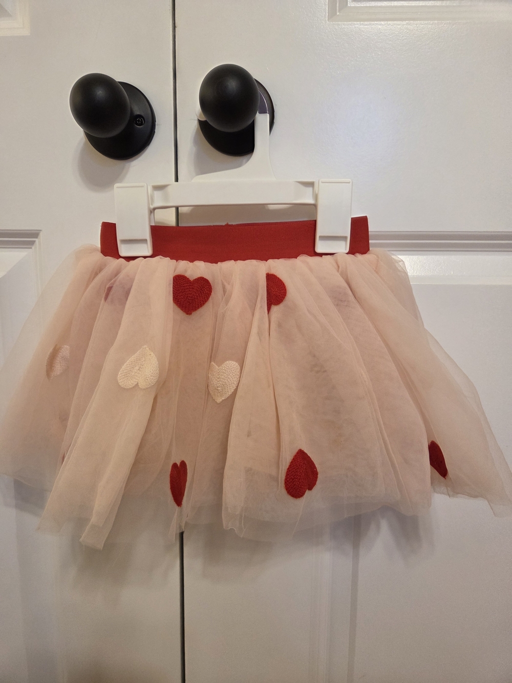 Cat & Jack 3T Girls Pink Tulle Skirt with Red & Pink Heart Accents